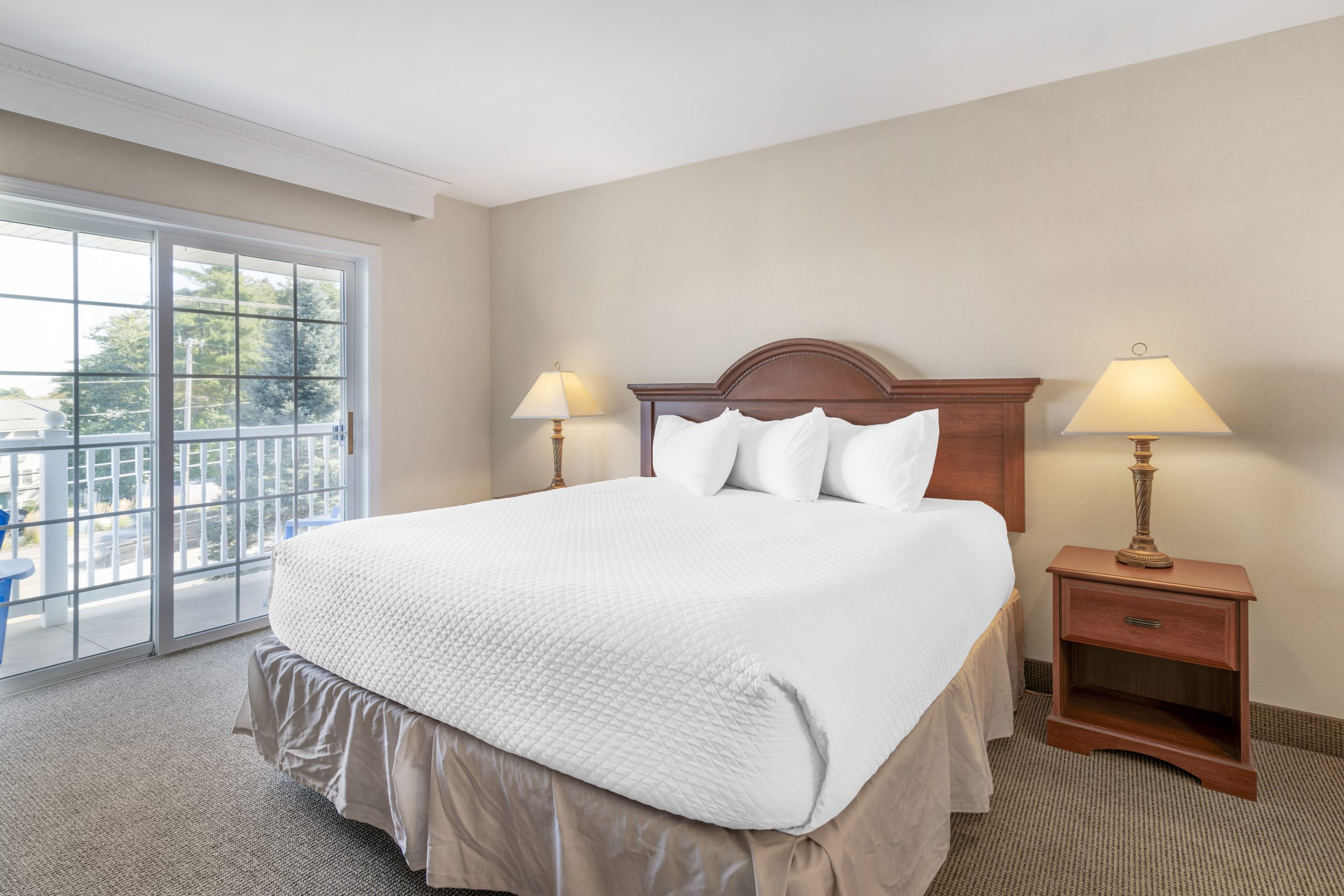 Luxury King with Balcony | Ogunquit Hotel & Suites